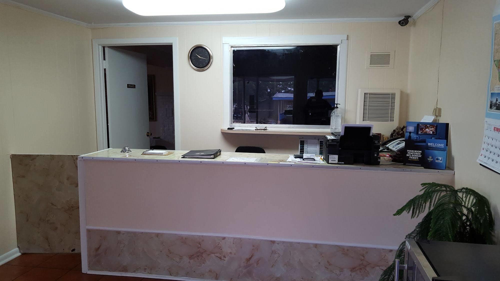 Royal Inn Early Luaran gambar